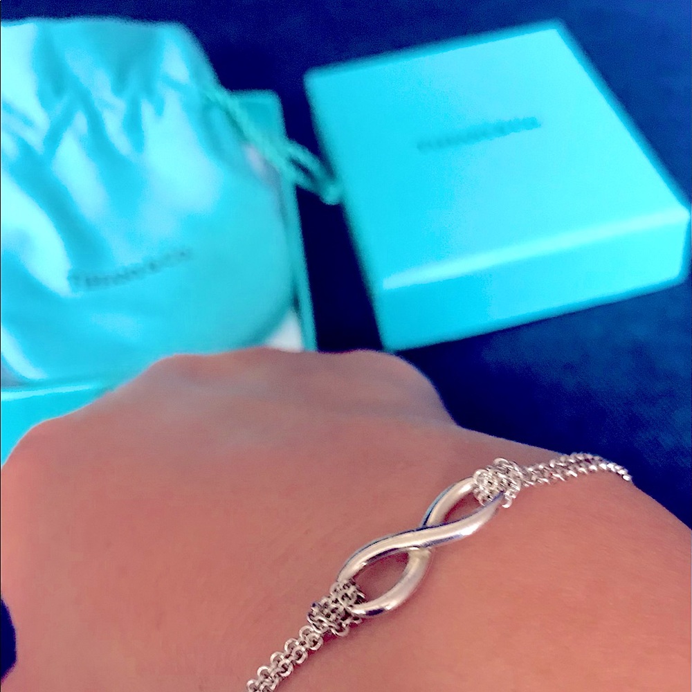 Tiffany & Co - Infinity bracelet